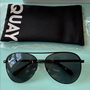 Quay Australia Black Frame Sunglasses Vivienne NEW